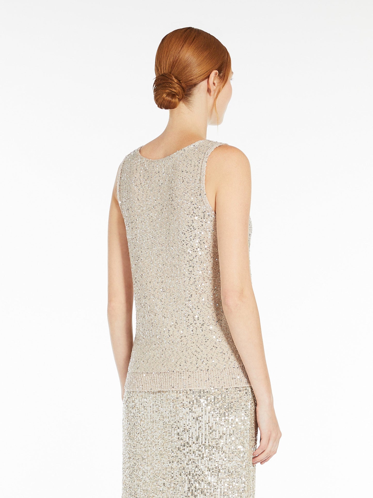 Sequinned yarn top