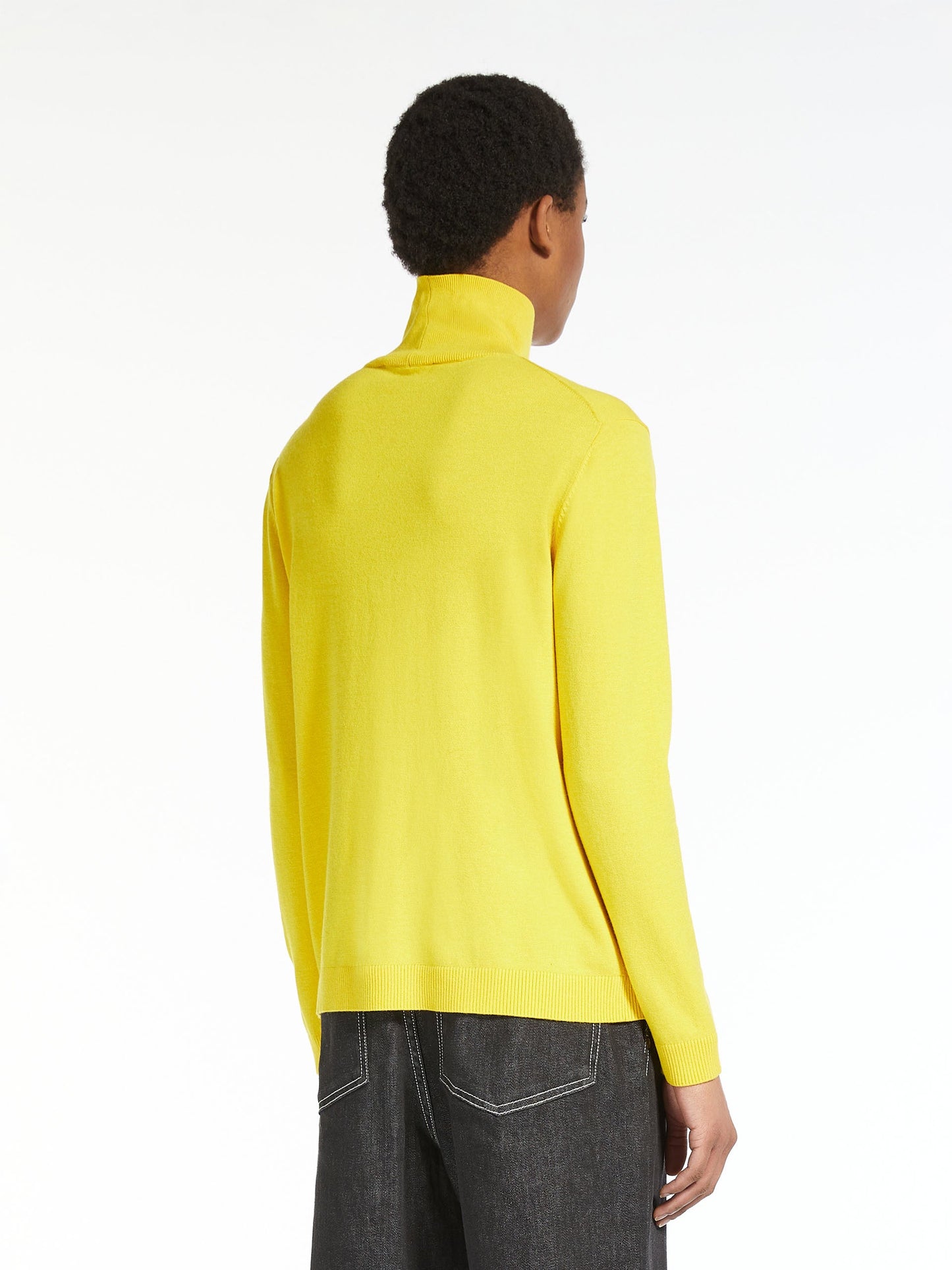 Silk and wool yarn sweater
