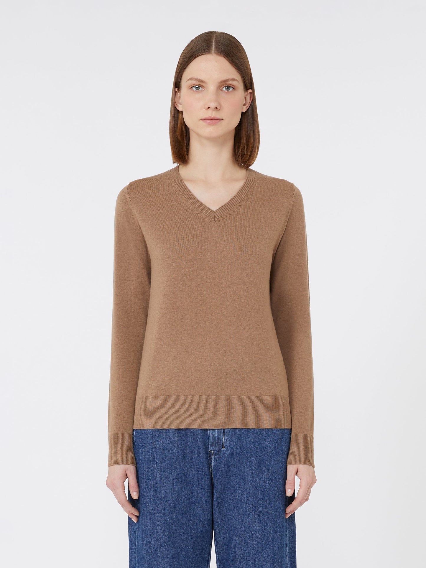 Wool yarn sweater
