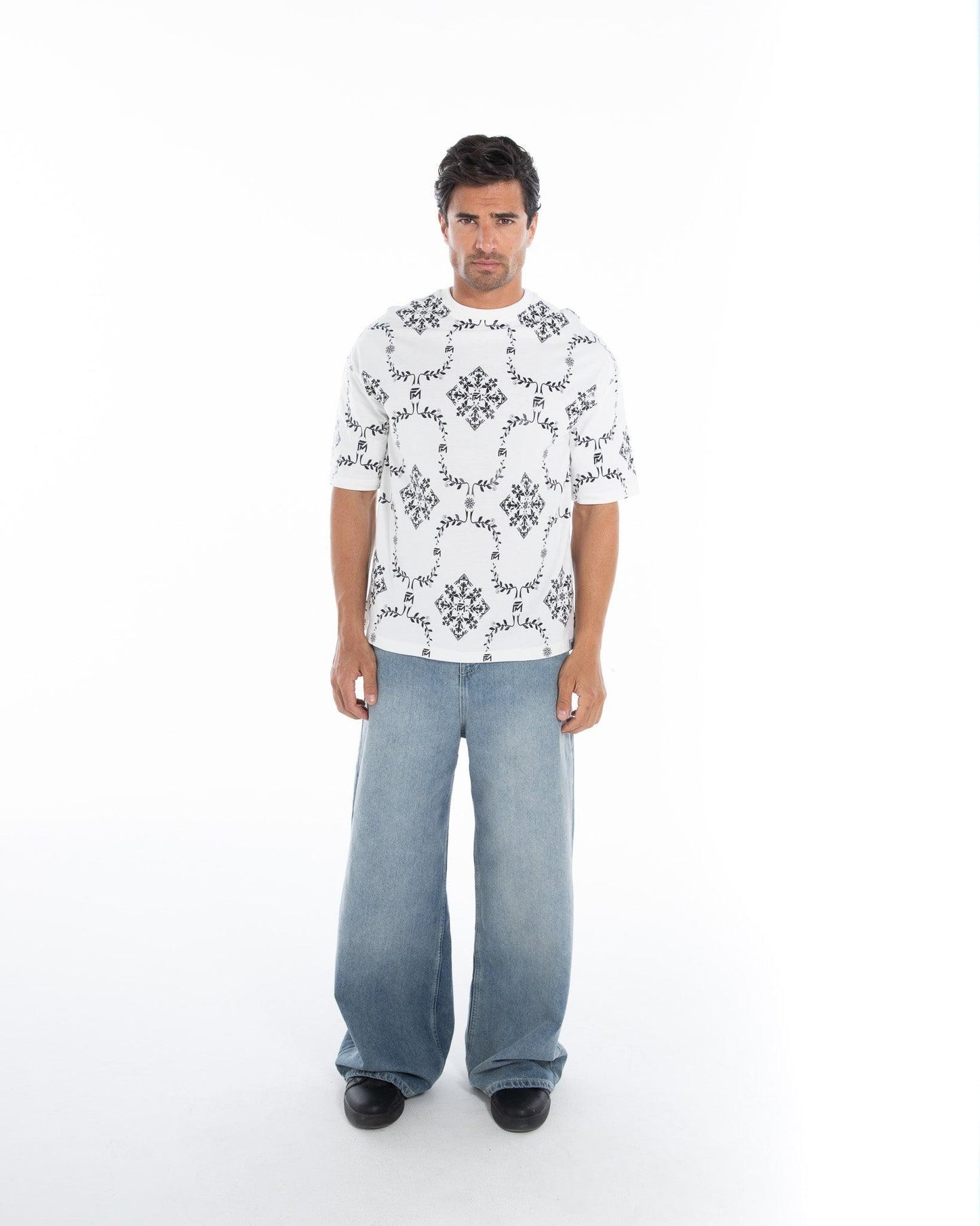 Reflective Edge T-Shirt: Black & White – FM Streetwear