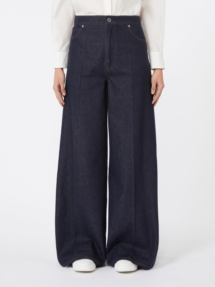 Wide-leg denim jeans