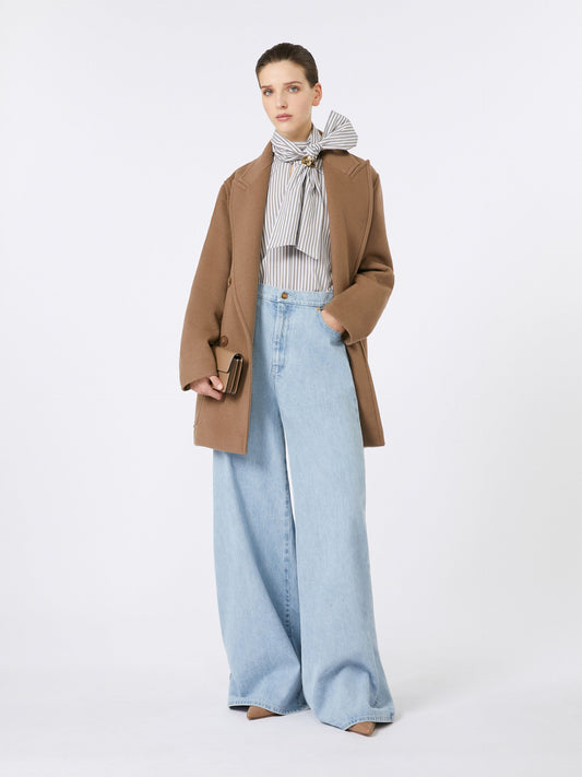 Wide-fit denim jeans