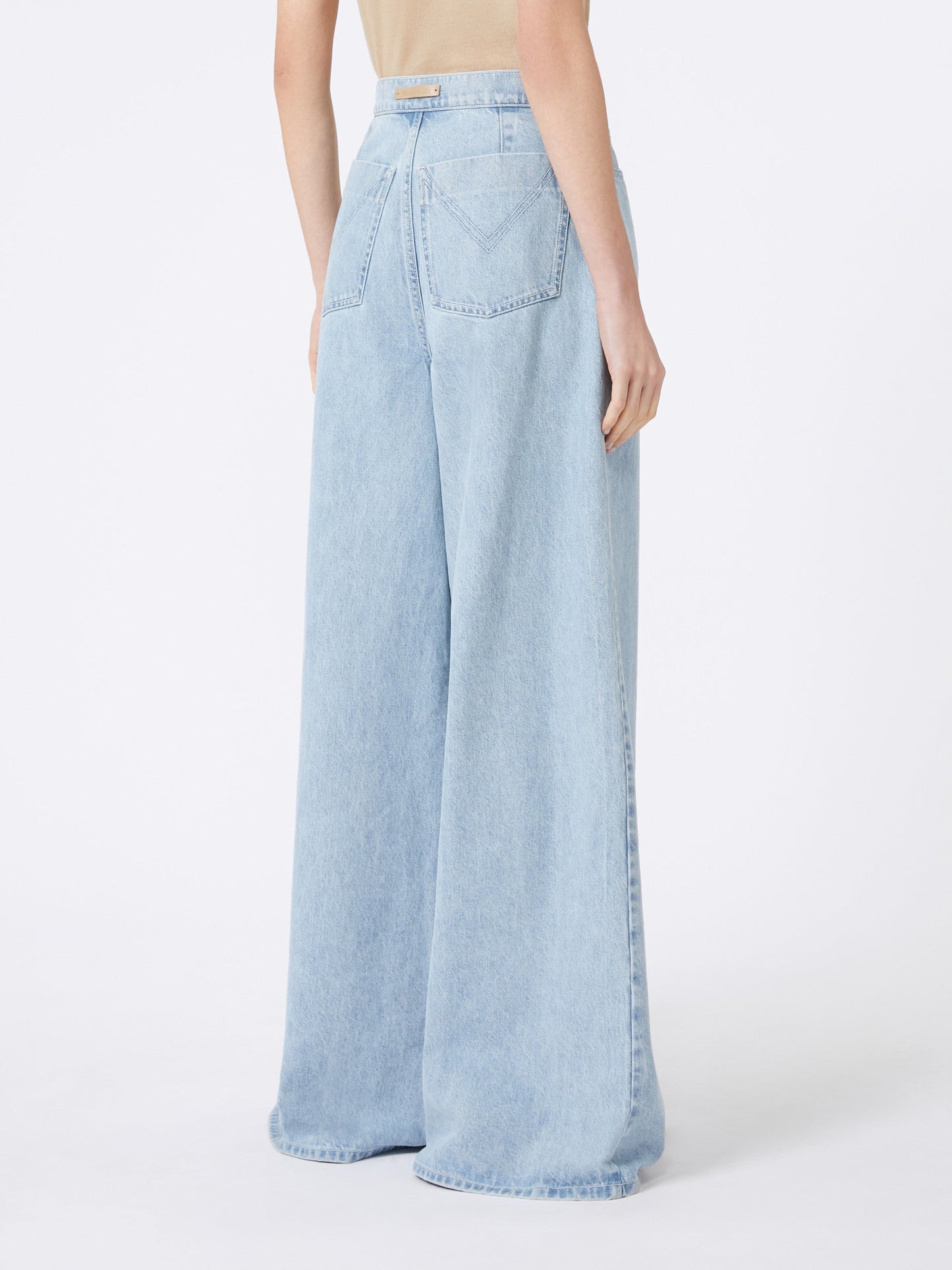 Wide-fit denim jeans