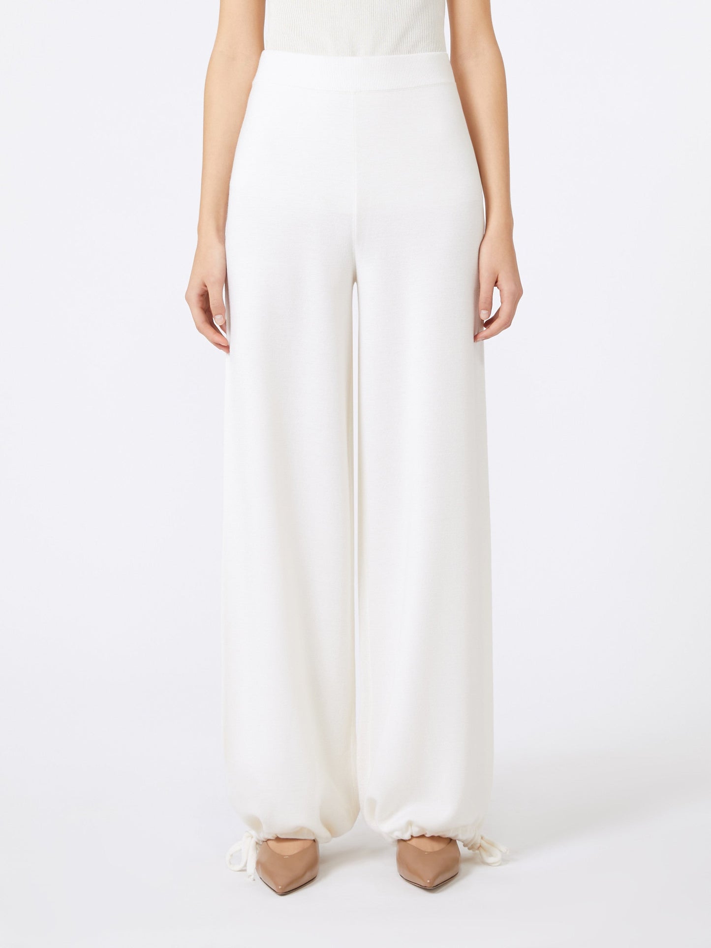 Wool yarn trousers