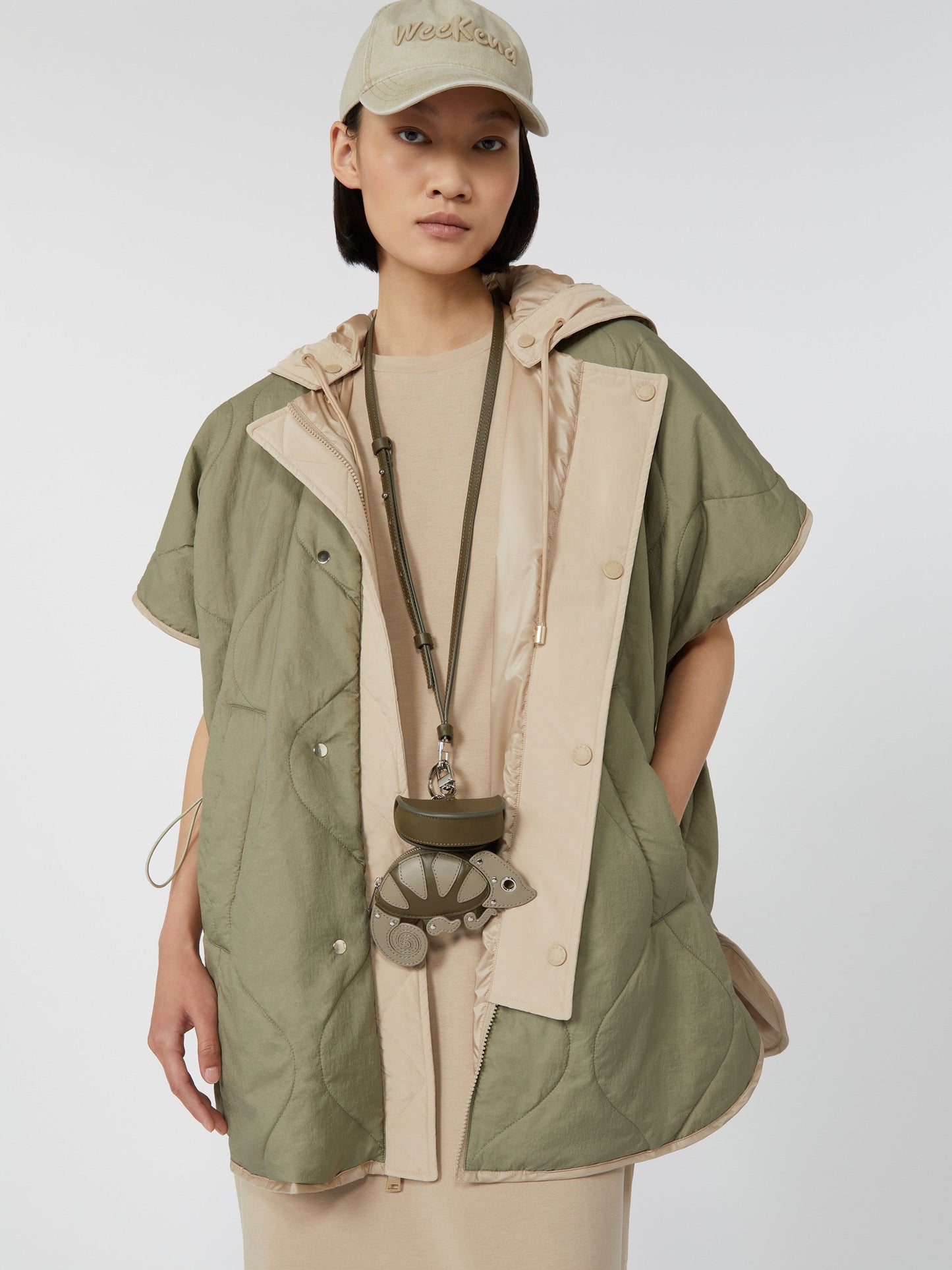 Reversible water-repellent canvas cape