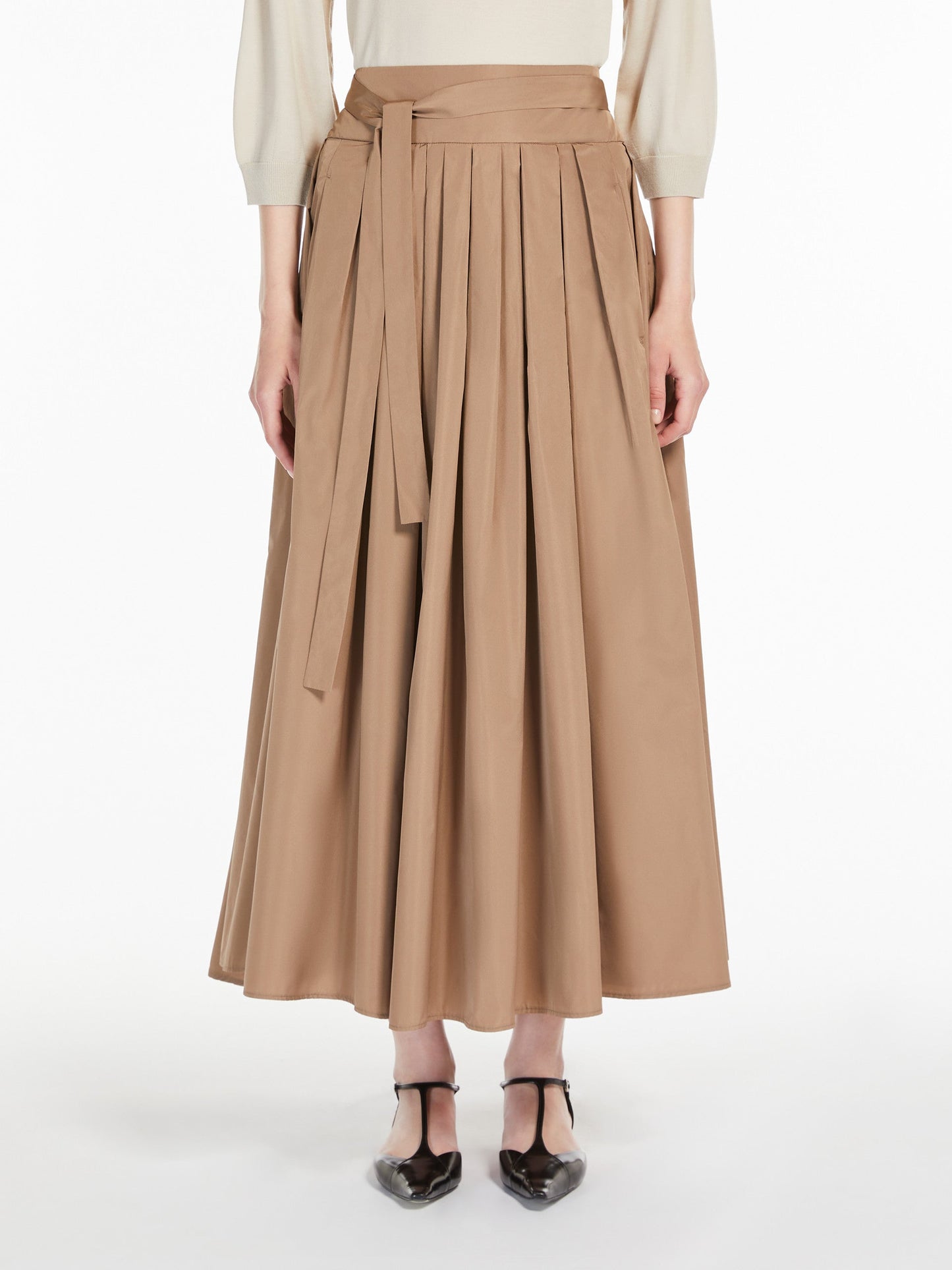 Pleated water-repellent taffeta skirt