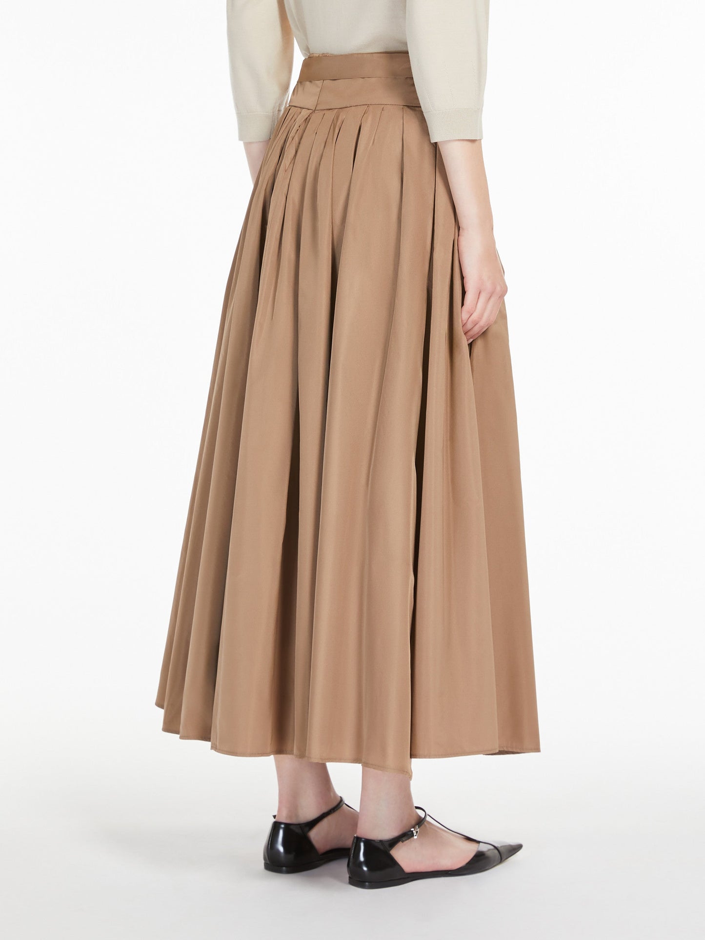 Pleated water-repellent taffeta skirt
