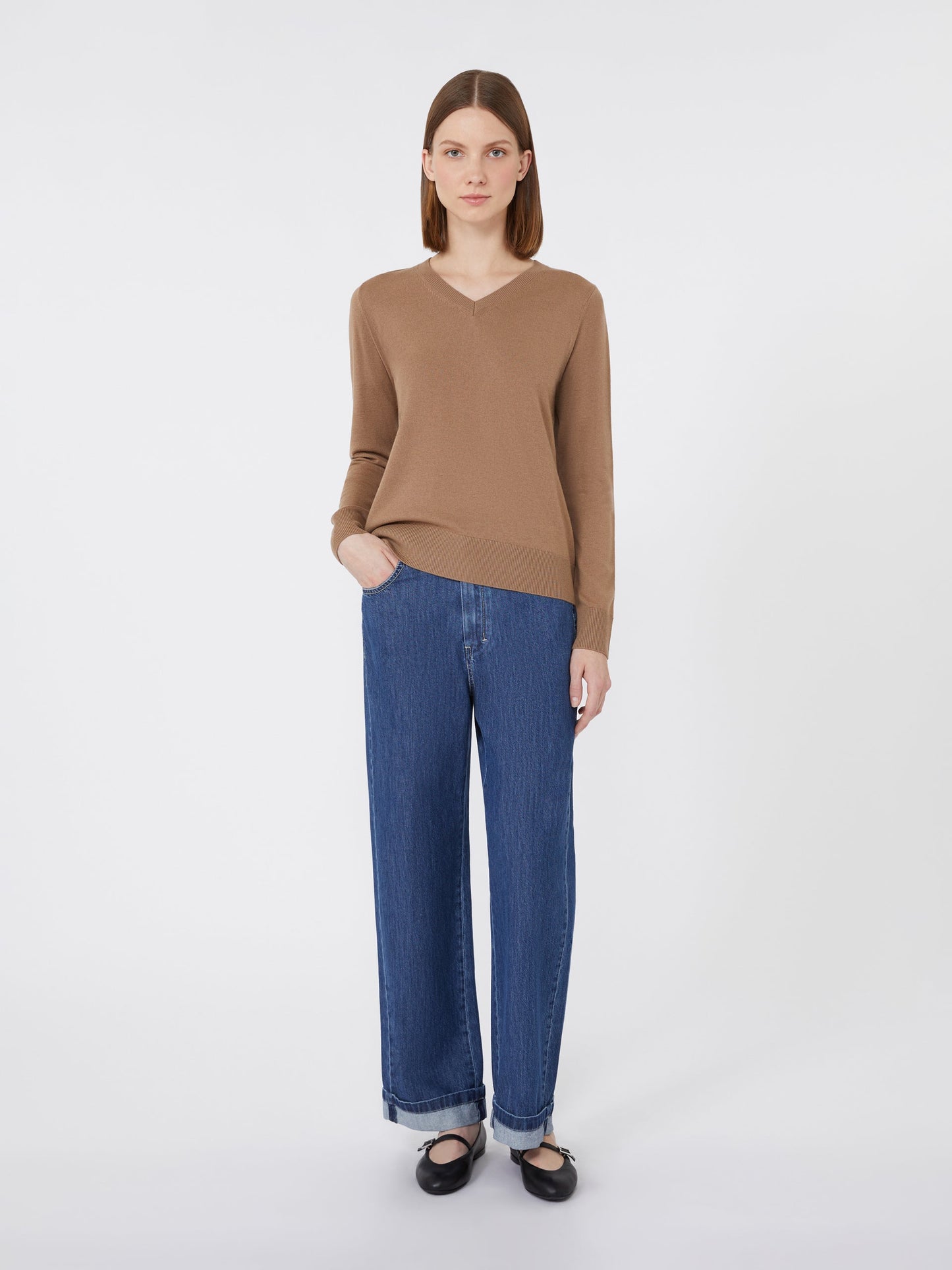 Wool yarn sweater