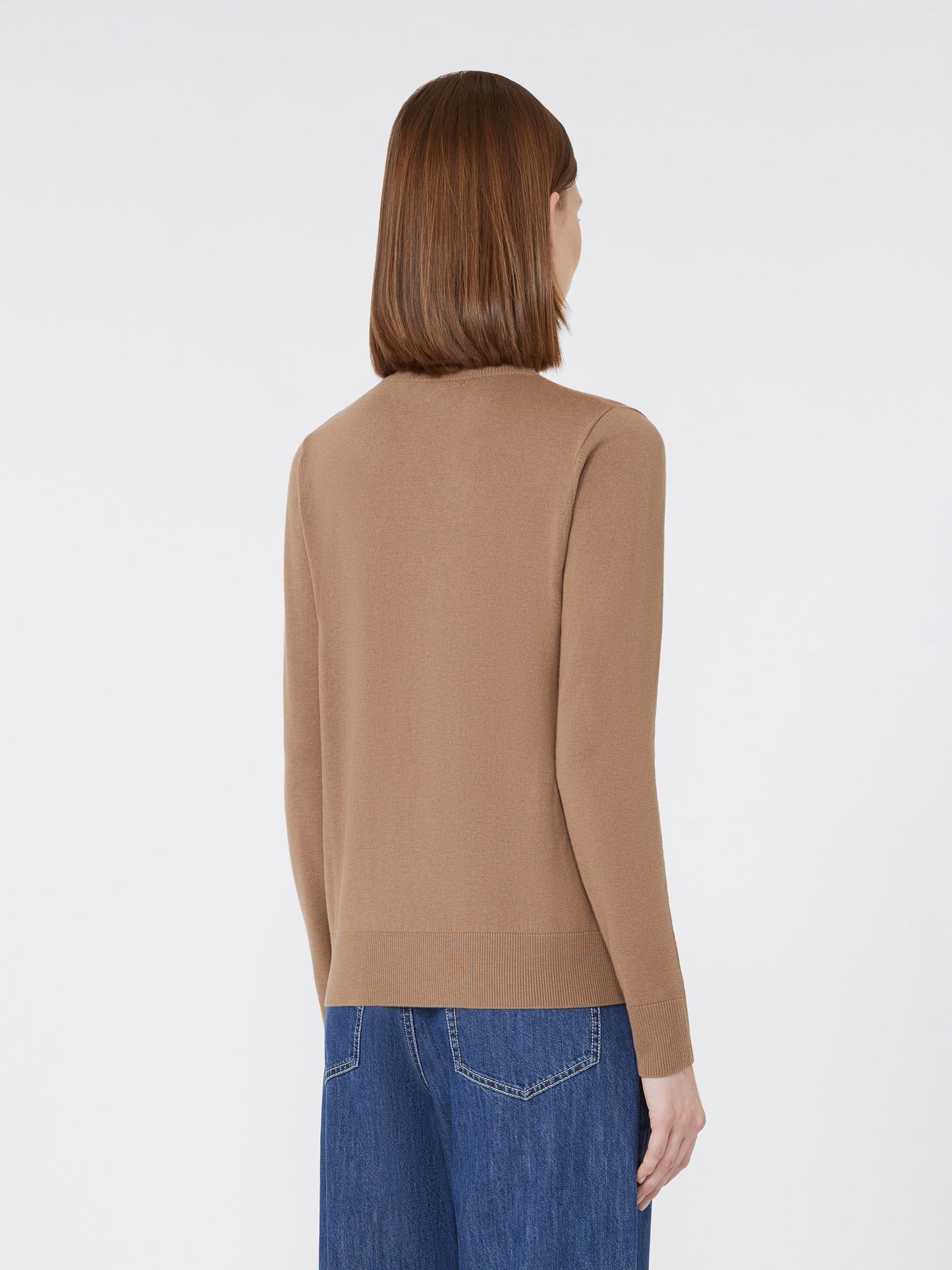 Wool yarn sweater